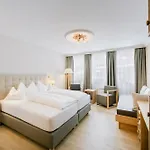 Steiner Superior Hotel