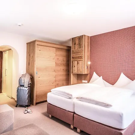 Steiner Superior Hotel 4*