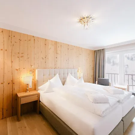 Steiner Superior Hotel 4*