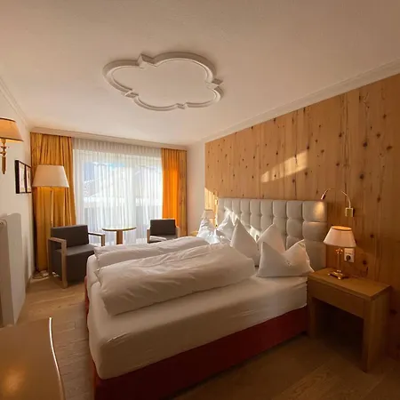 Steiner Superior 4* オーバータウエルン